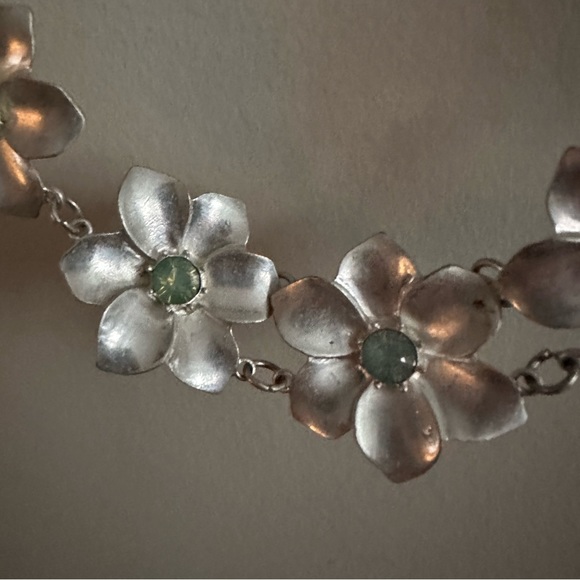 Silver Flower Necklace - Picture 3 of 3